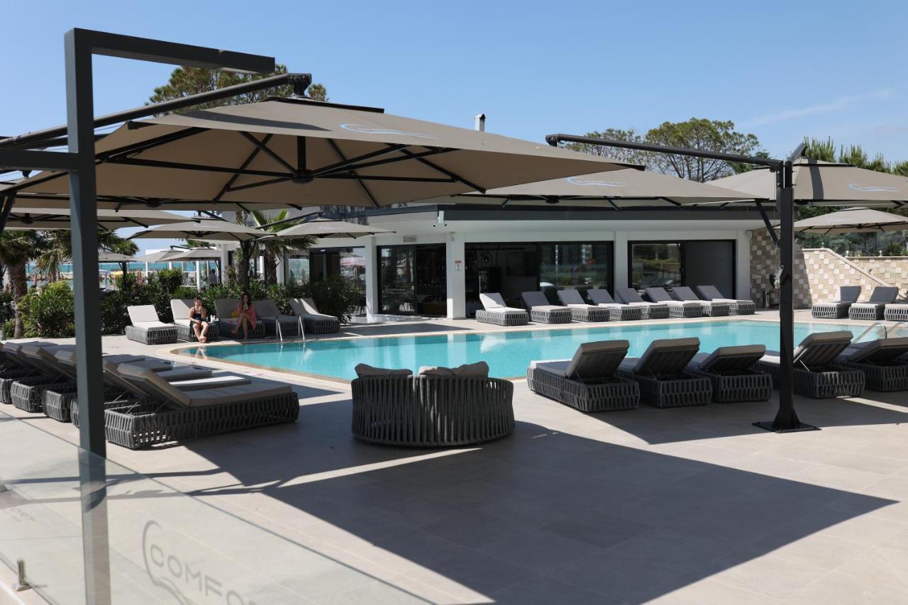 Comfort Suites Golem  Εξωτερικό φωτογραφία