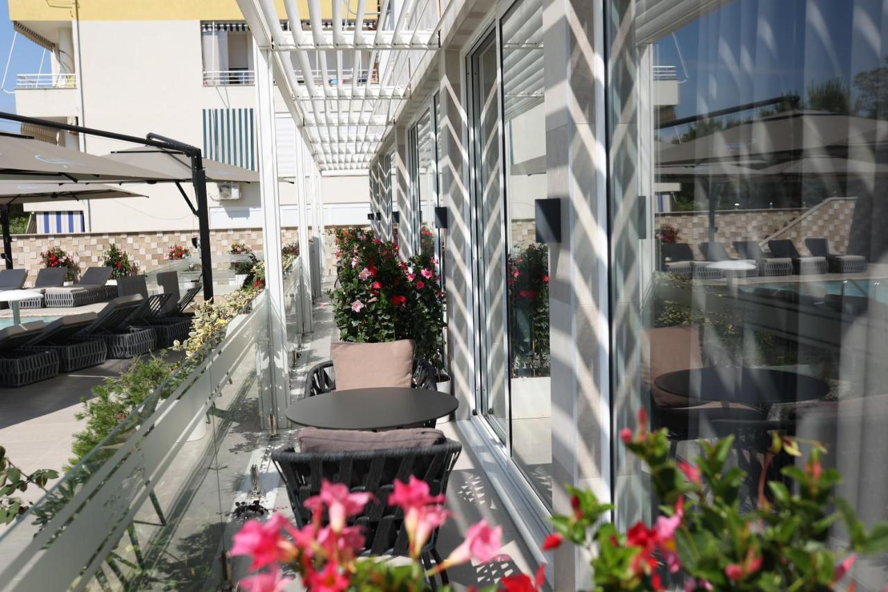 Comfort Suites Golem  Εξωτερικό φωτογραφία