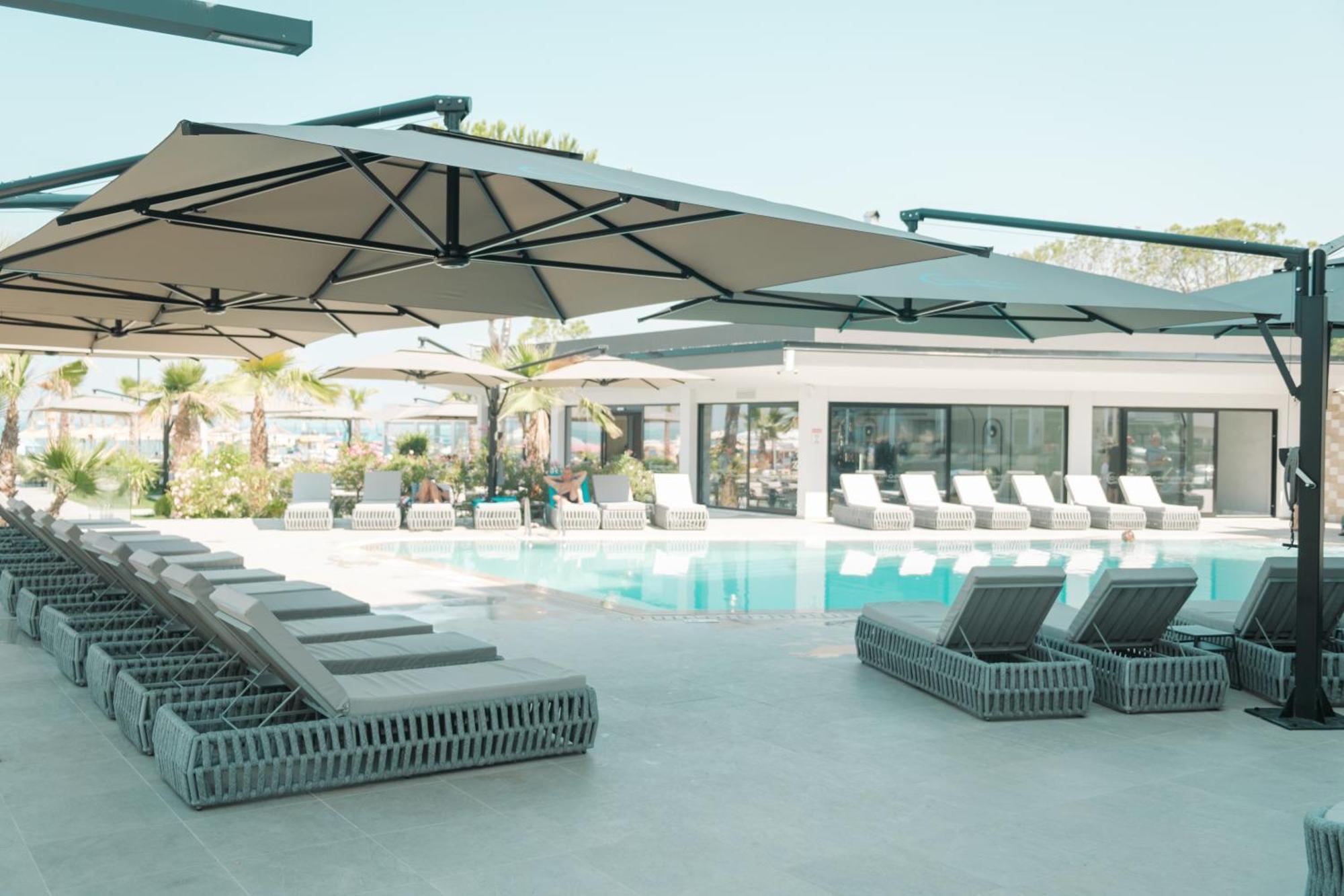 Comfort Suites Golem  Εξωτερικό φωτογραφία