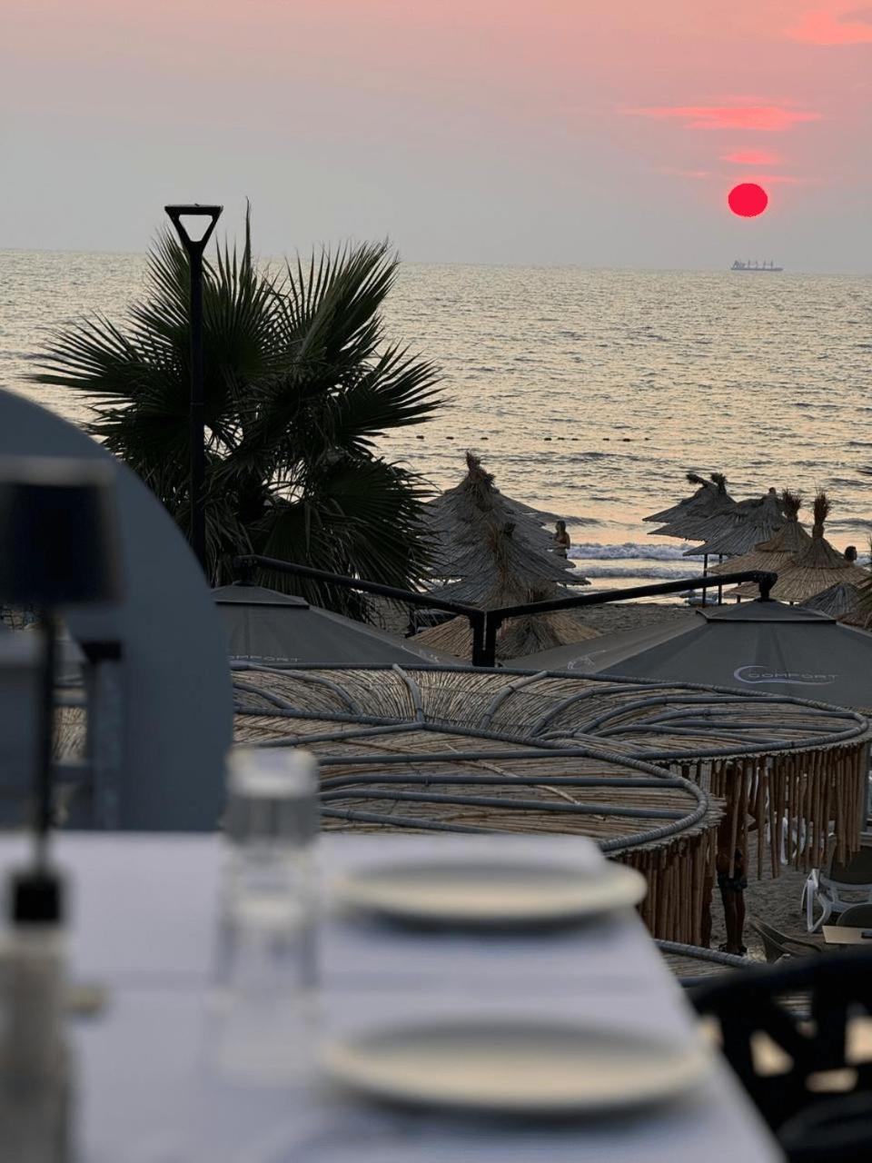Comfort Suites Golem  Εξωτερικό φωτογραφία