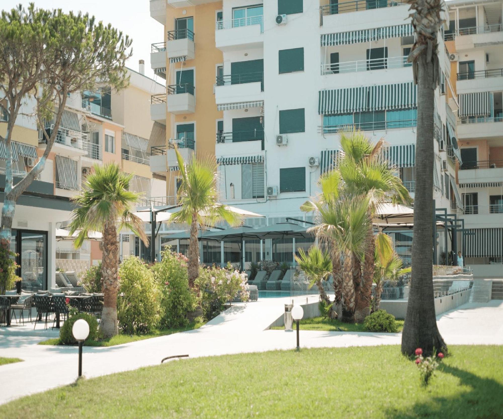 Comfort Suites Golem  Εξωτερικό φωτογραφία