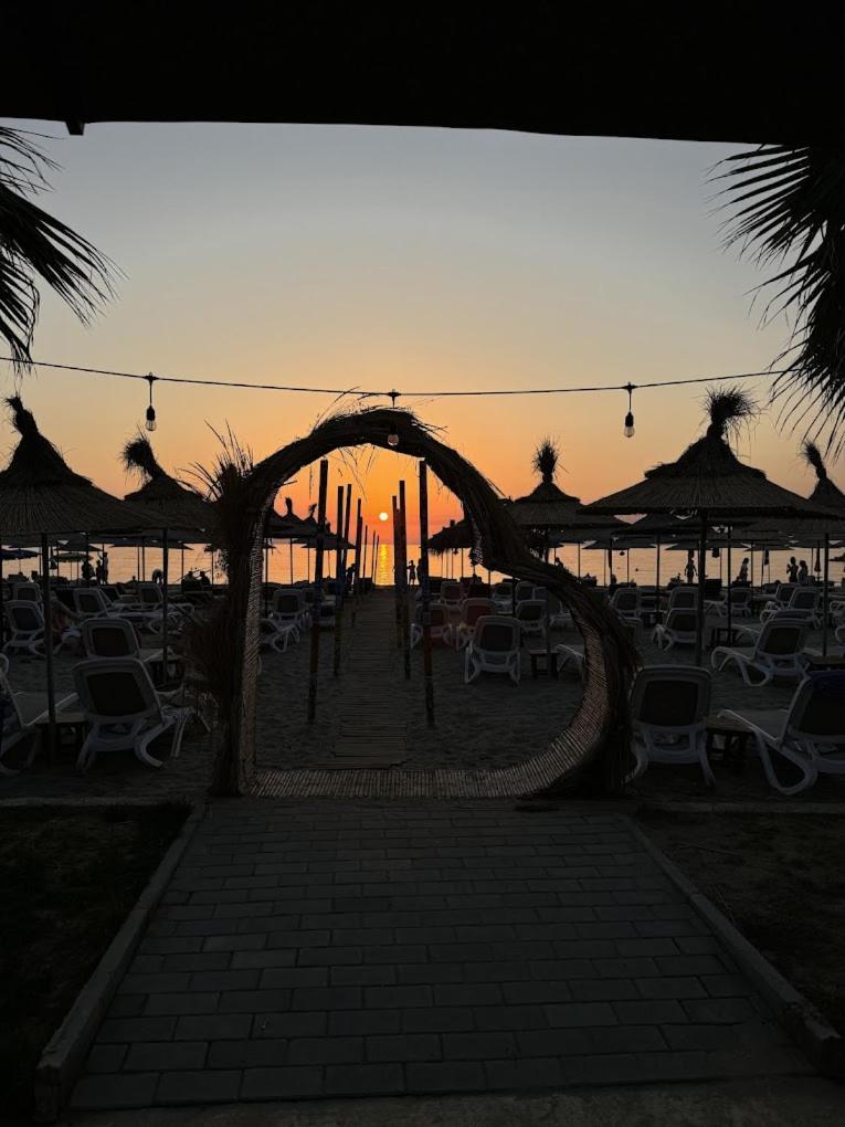 Comfort Suites Golem  Εξωτερικό φωτογραφία